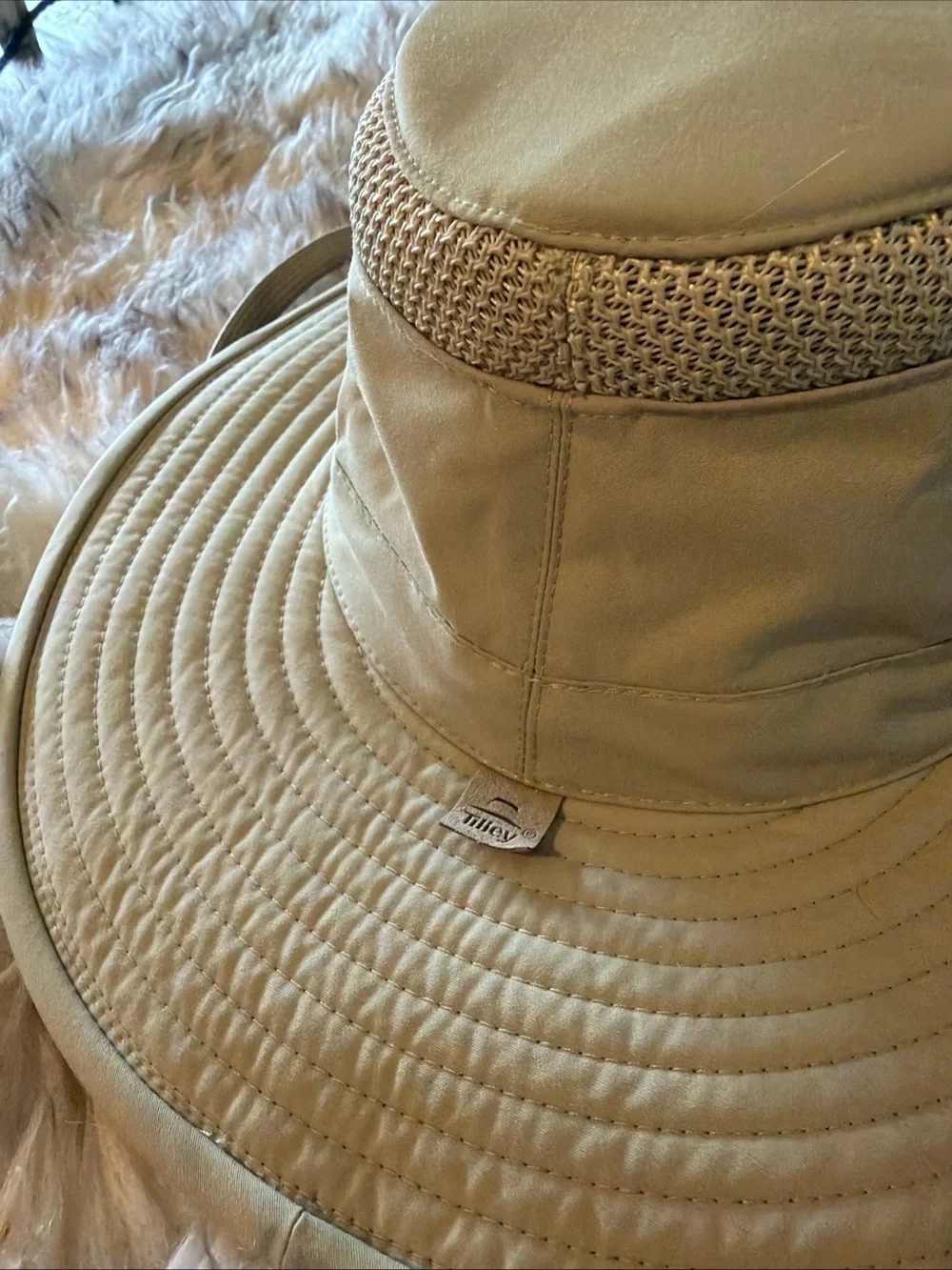 New Tilley The Airflow Hat Size 7 S Light Mesh Outdoor Travel Sun Hat Boat Golf